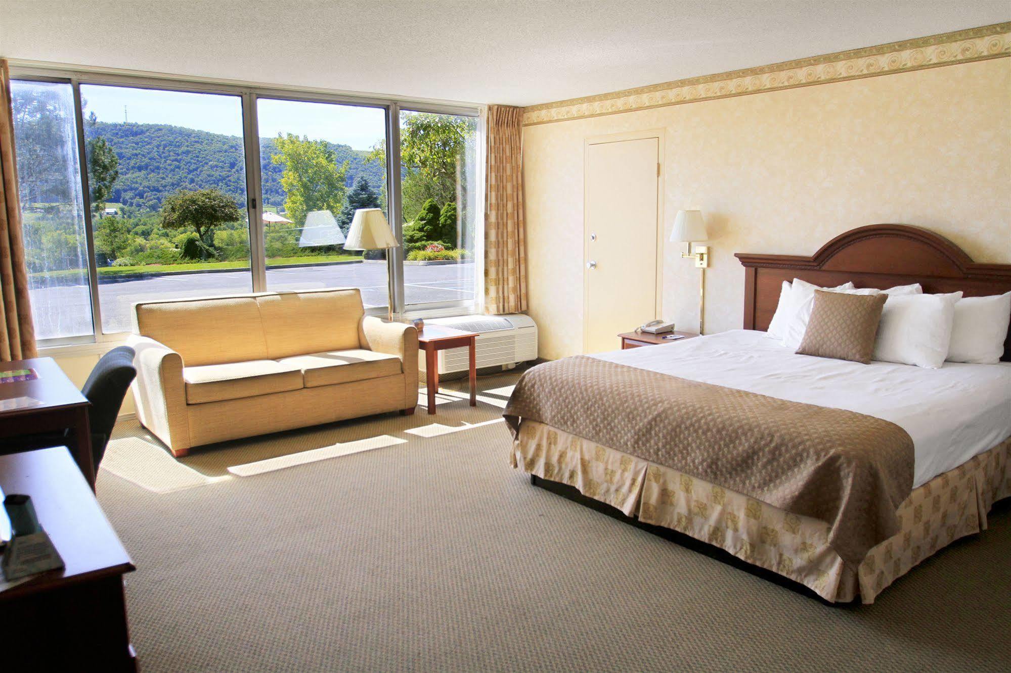 The Inn At Cobleskill Εξωτερικό φωτογραφία