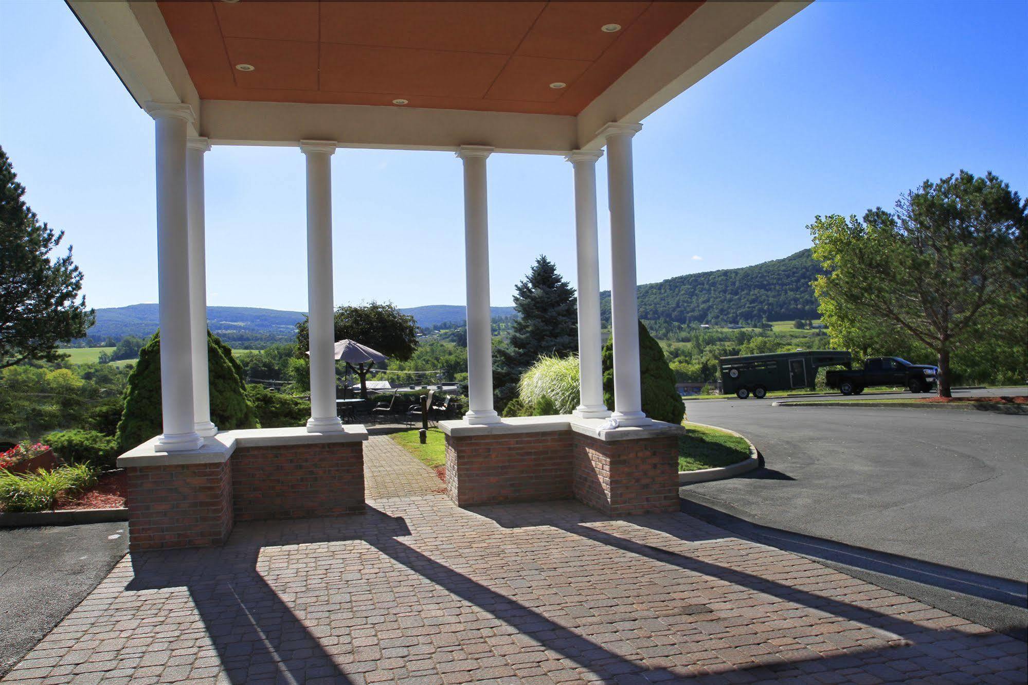 The Inn At Cobleskill Εξωτερικό φωτογραφία