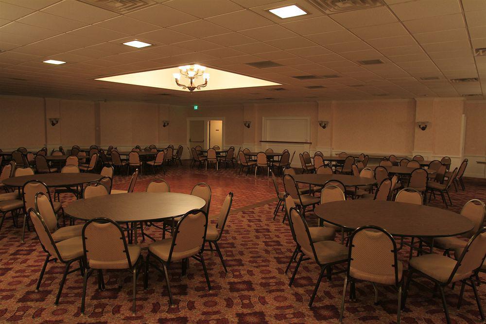 The Inn At Cobleskill Εξωτερικό φωτογραφία